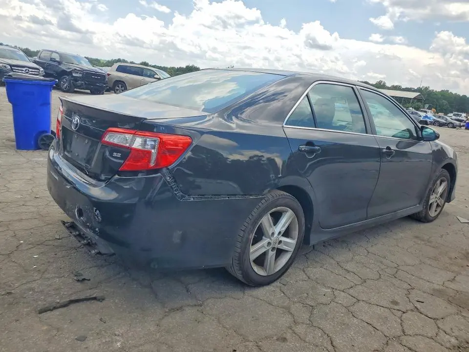 2013 TOYOTA CAMRY SE  