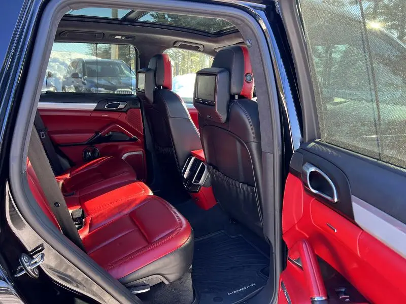 2016 PORSCHE CAYENNE GTS  