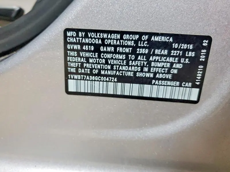 2016 VOLKSWAGEN PASSAT SE  