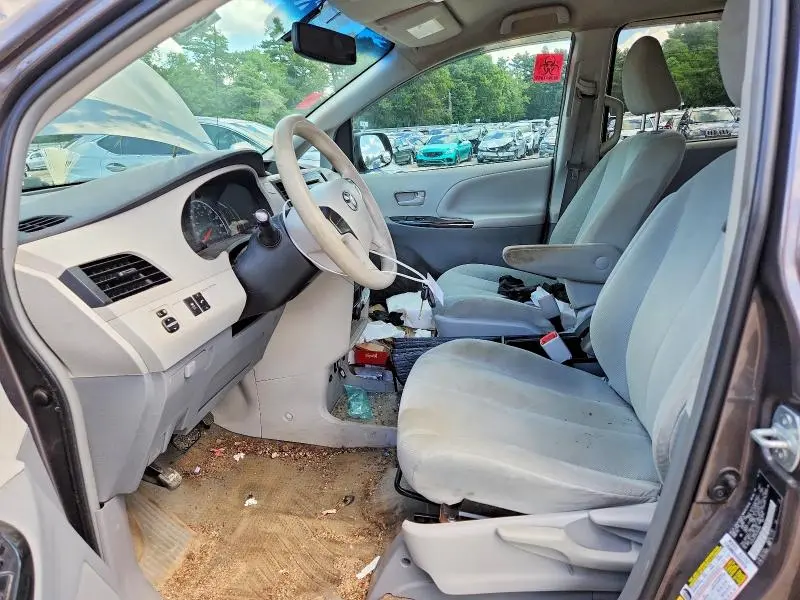 2013 TOYOTA SIENNA L 7-PASSENGER  