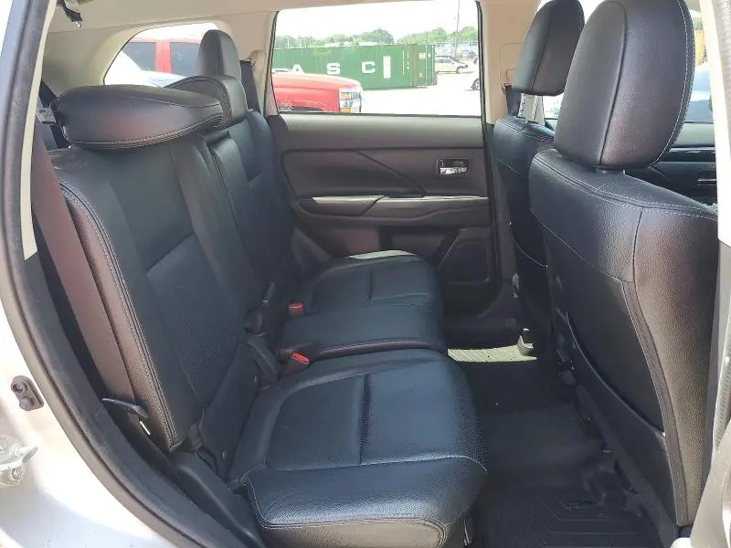 2018 MITSUBISHI OUTLANDER SE  