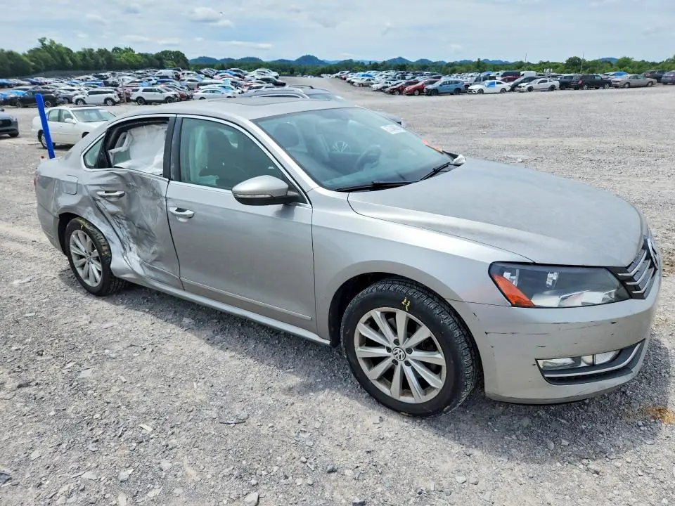 2012 VOLKSWAGEN PASSAT SEL  