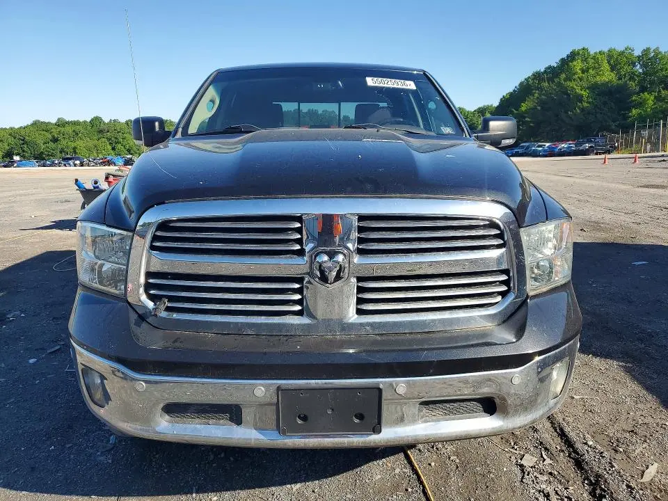 2015 RAM 1500 SLT  