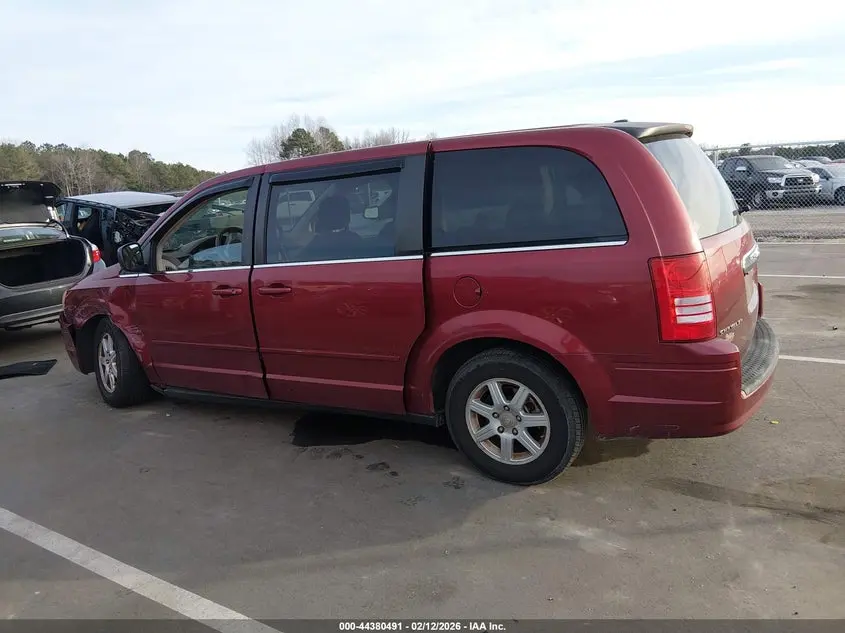 2010 CHRYSLER TOWN & COUNTRY NEW LX