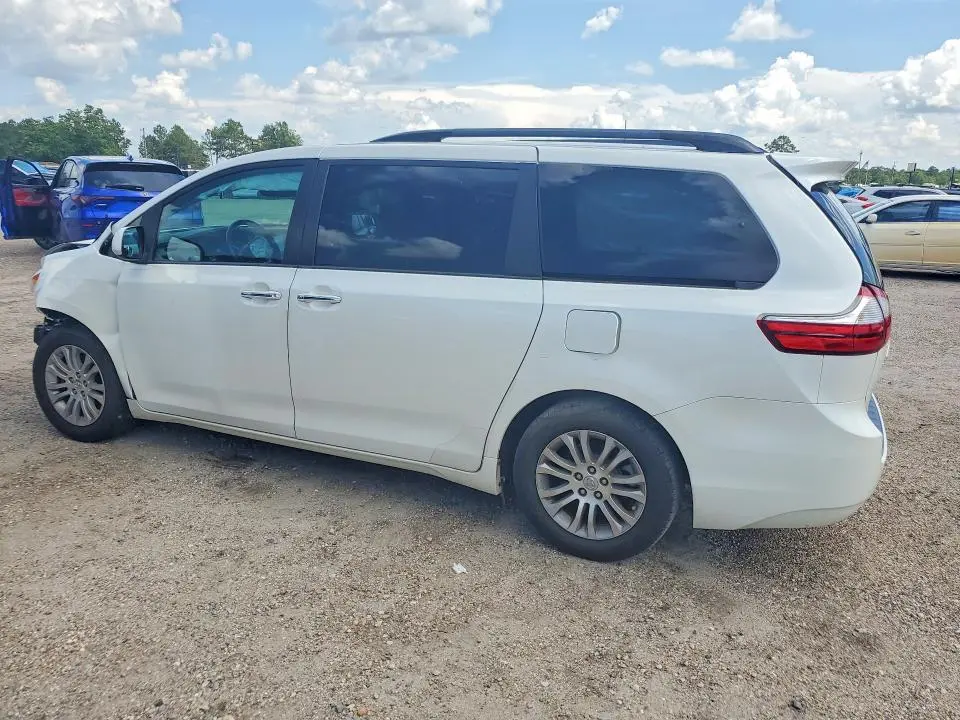 2017 TOYOTA SIENNA XLE 8-PASSENGER  