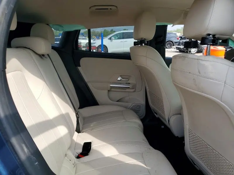 2021 MERCEDES-BENZ GLA 250 4MATIC  