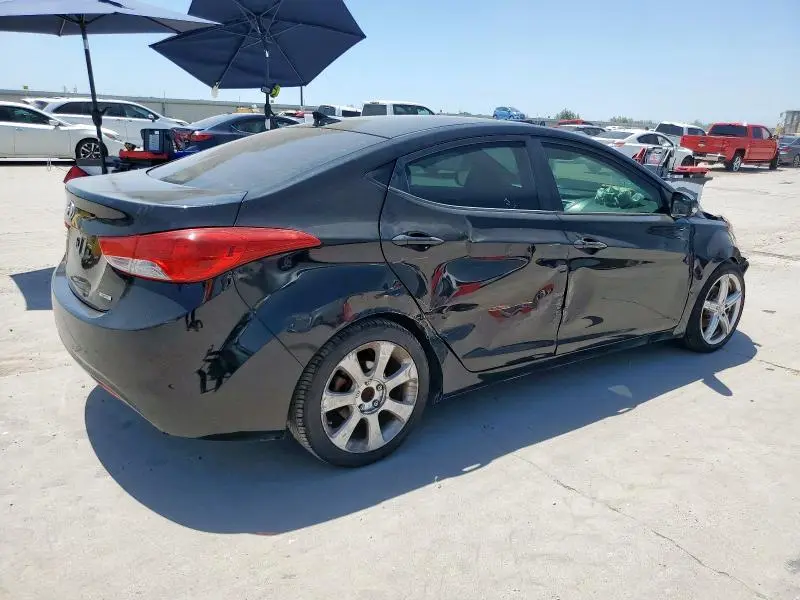 2011 HYUNDAI ELANTRA   