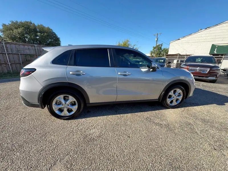 2025 HONDA HR-V LX  