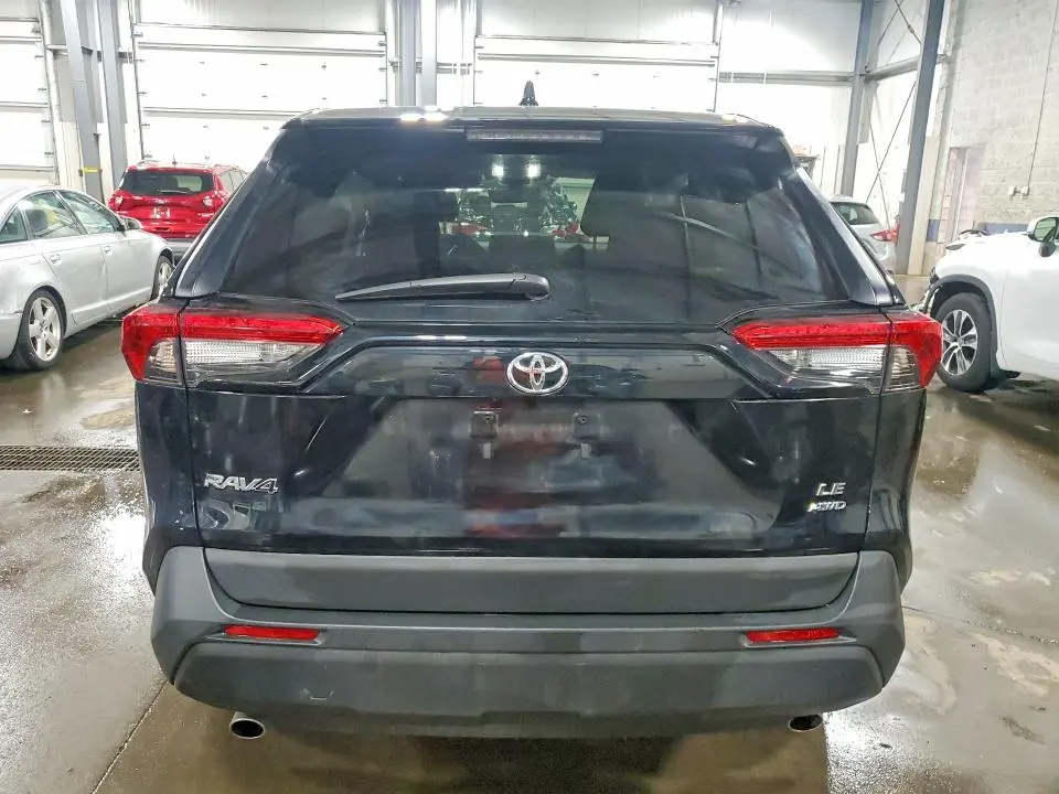 2022 TOYOTA RAV4 LE  