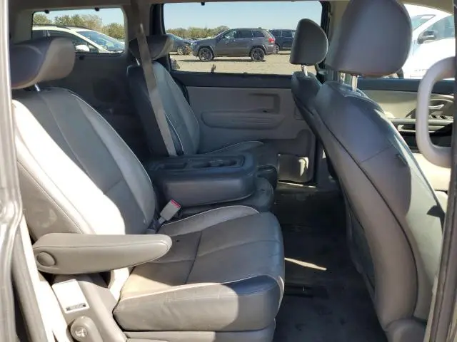 2017 KIA SEDONA LX  
