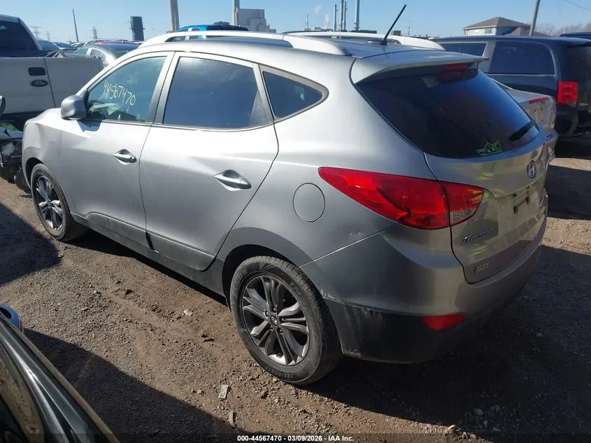 2015 HYUNDAI TUCSON SE