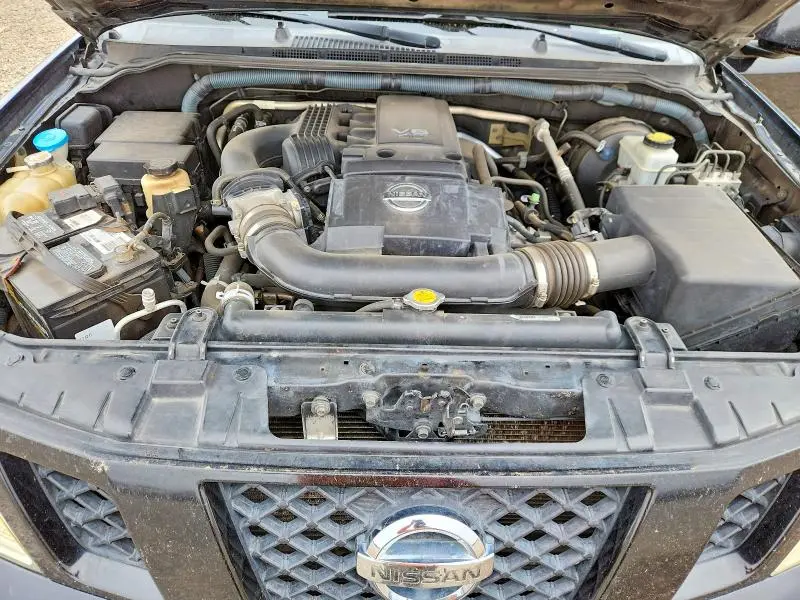 2010 NISSAN FRONTIER SE V6  