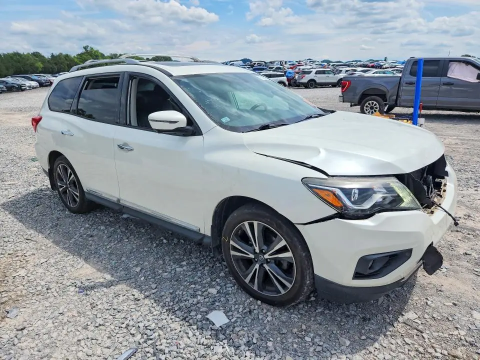 2017 NISSAN PATHFINDER PLATINUM  