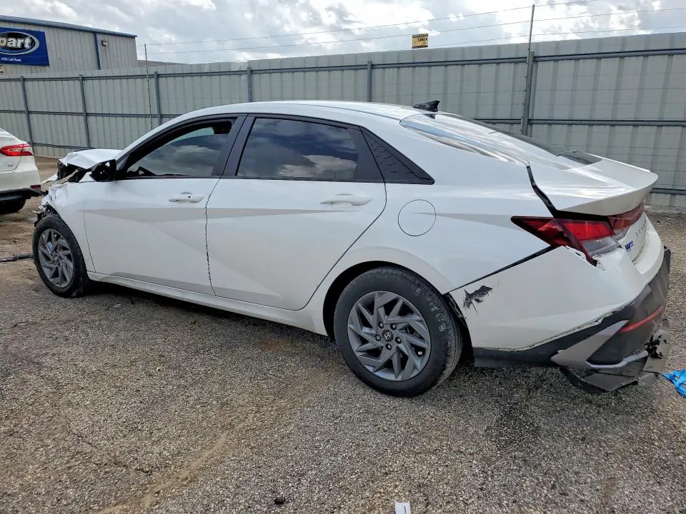 2024 HYUNDAI ELANTRA SEL  