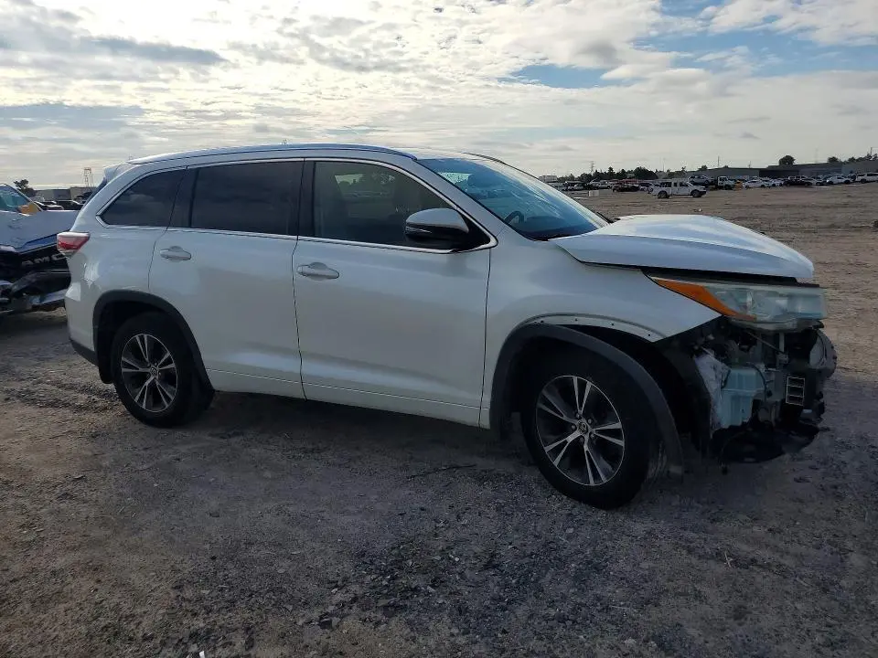 2016 TOYOTA HIGHLANDER XLE  