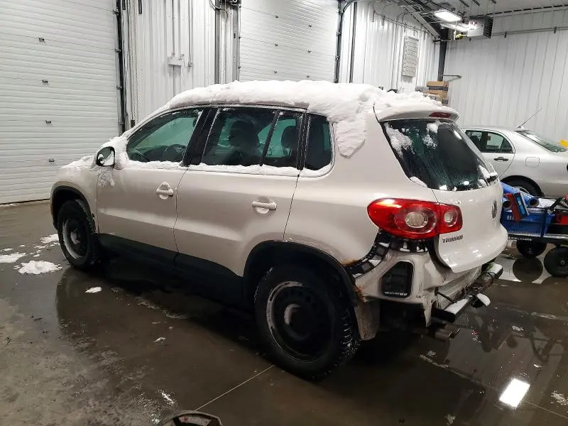 2010 VOLKSWAGEN TIGUAN SE  