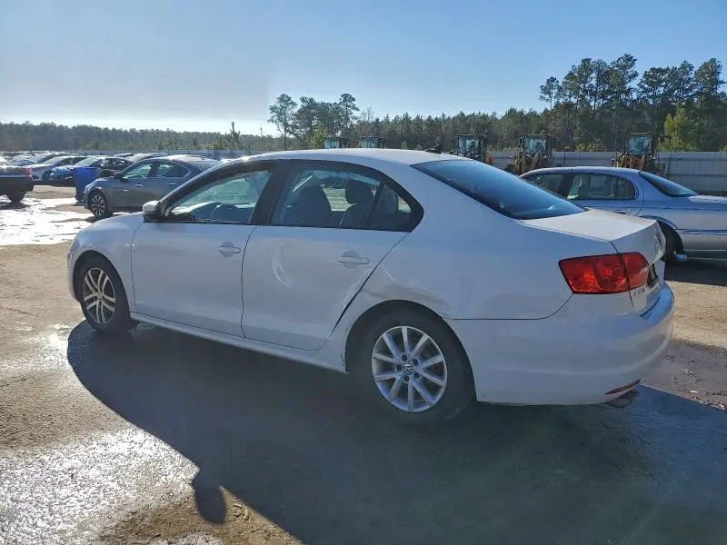 2011 VOLKSWAGEN JETTA SE  