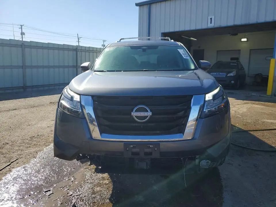 2024 NISSAN PATHFINDER SL  
