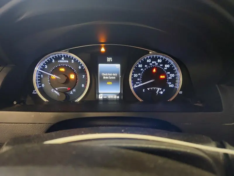 2016 TOYOTA CAMRY XLE  