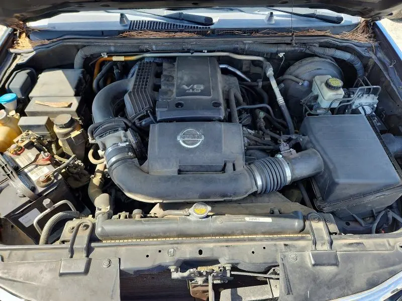 2011 NISSAN PATHFINDER S  