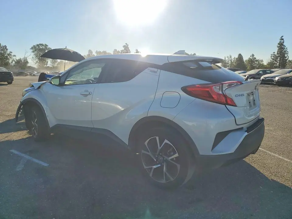 2021 TOYOTA C-HR XLE  