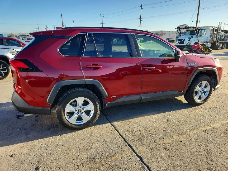 2021 TOYOTA RAV4 LE  
