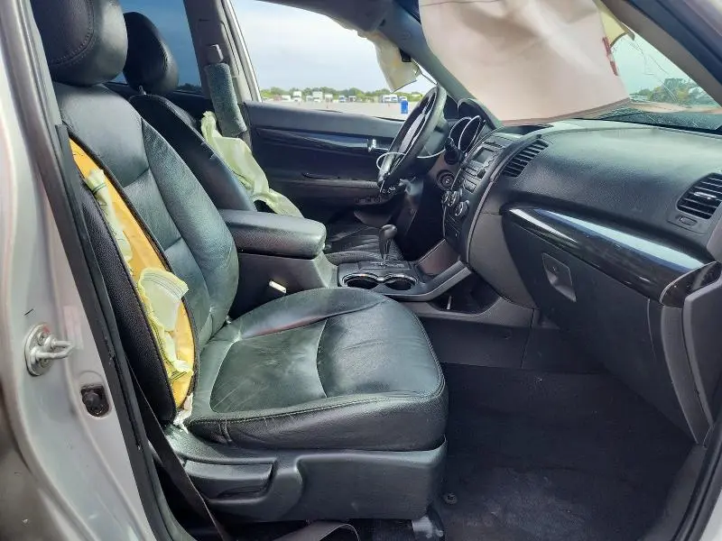 2012 KIA SORENTO LX  