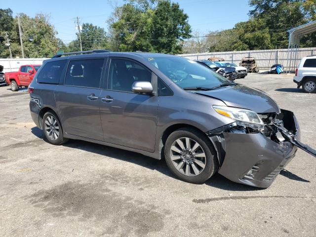 2020 TOYOTA SIENNA XLE