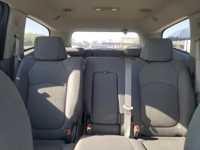 2010 CHEVROLET TRAVERSE LS  