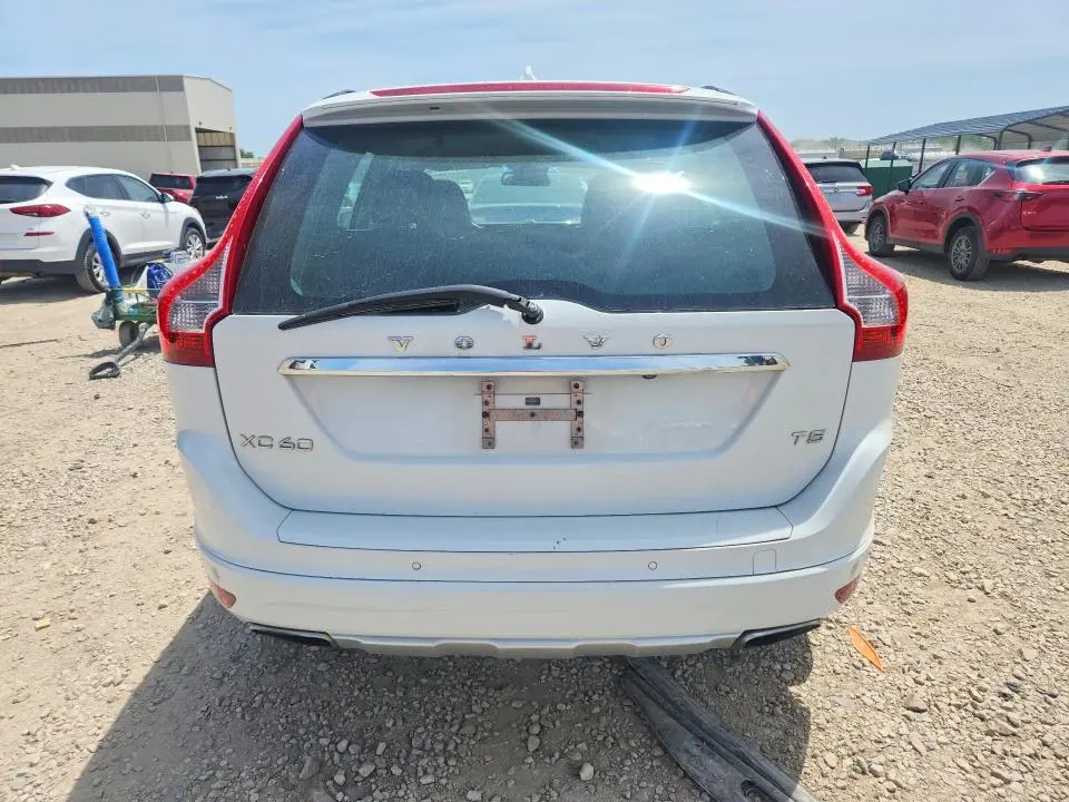 2016 VOLVO XC60 T5  