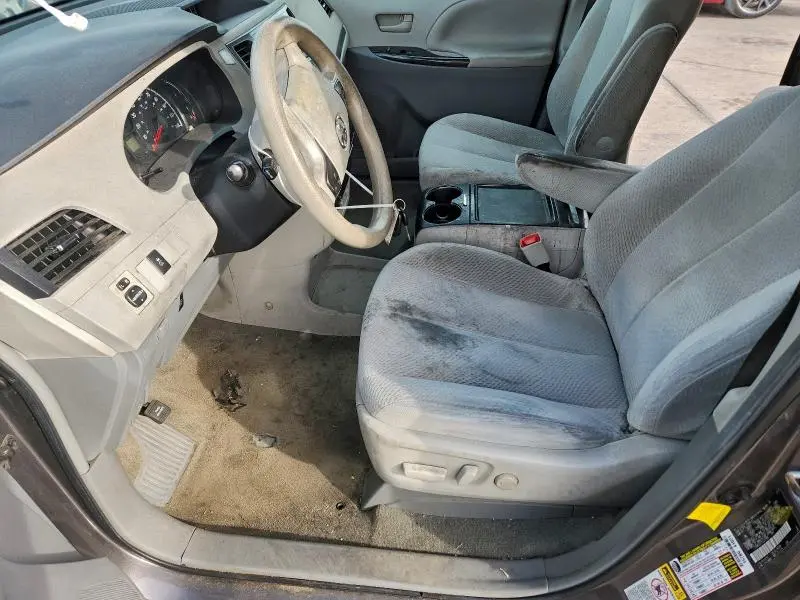 2012 TOYOTA SIENNA LE  