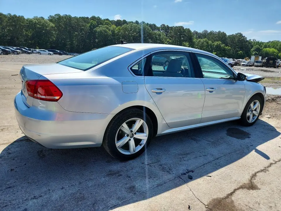 2012 VOLKSWAGEN PASSAT SE  