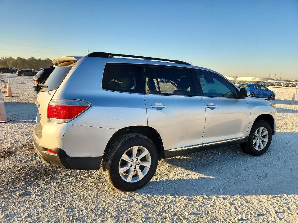 2011 TOYOTA HIGHLANDER BASE  