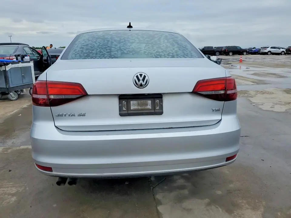 2016 VOLKSWAGEN JETTA SE  