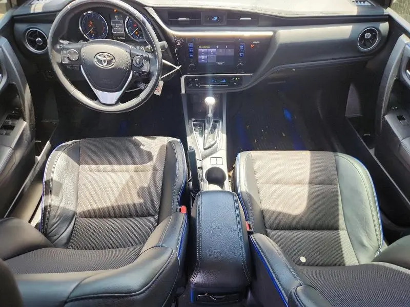 2017 TOYOTA COROLLA SE  