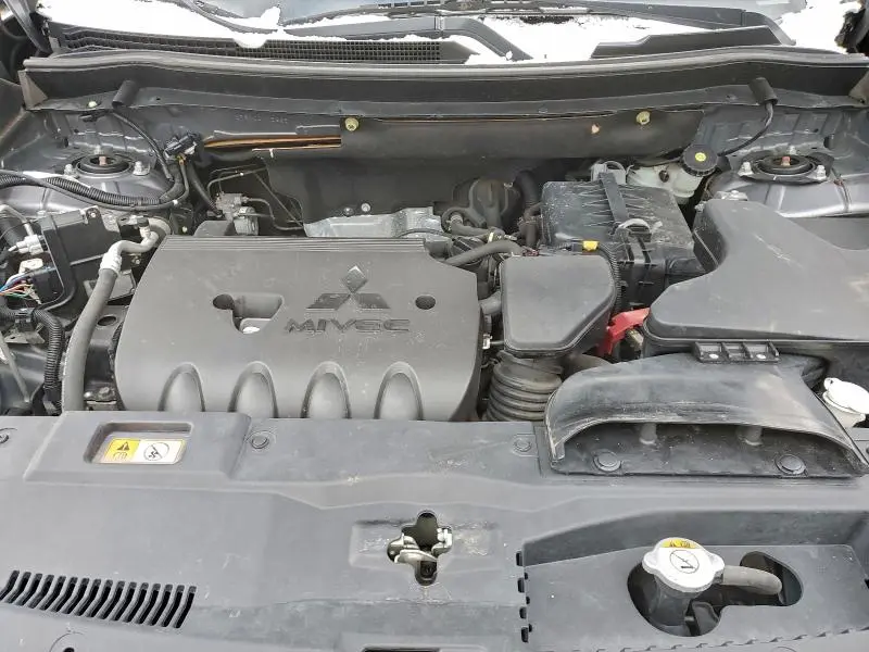 2018 MITSUBISHI OUTLANDER SE  