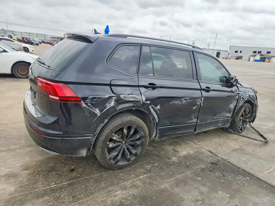 2021 VOLKSWAGEN TIGUAN SE  