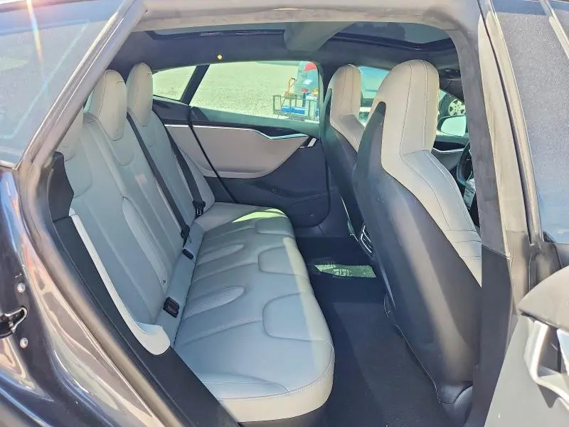 2015 TESLA MODEL S 85D  