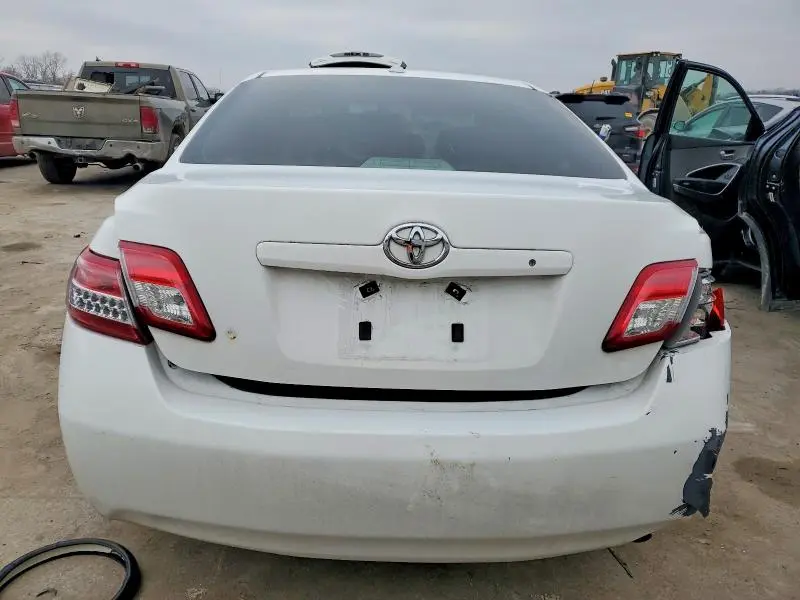 2010 TOYOTA CAMRY BASE  