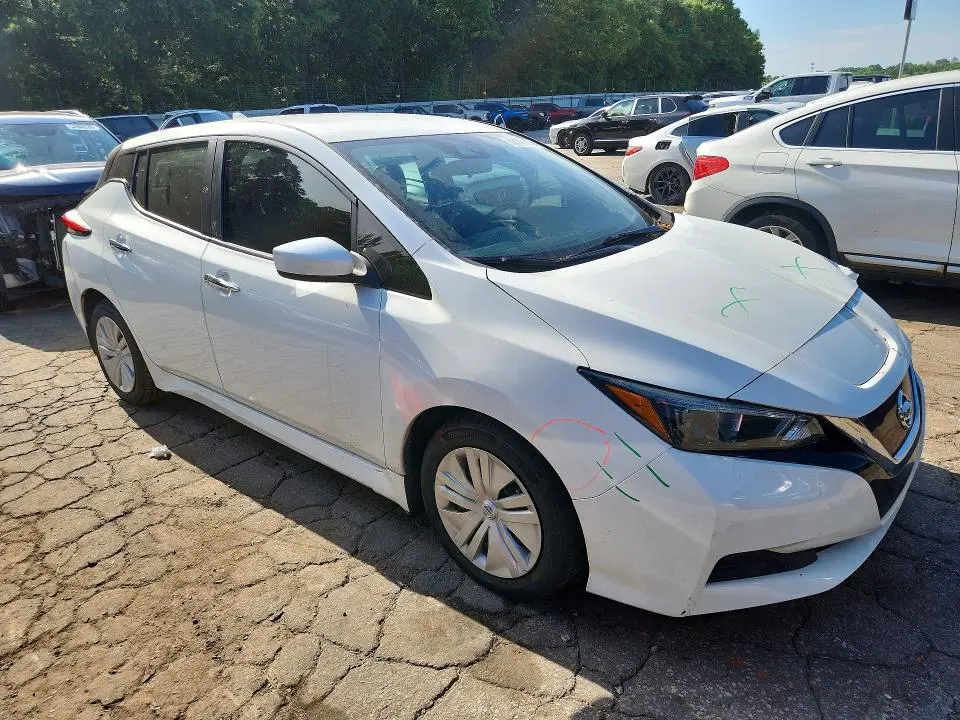 2020 NISSAN LEAF S  