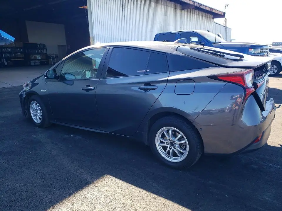 2020 TOYOTA PRIUS LE  