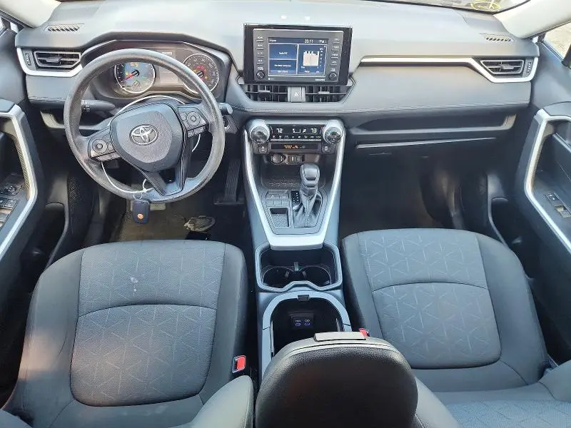 2022 TOYOTA RAV4 XLE  