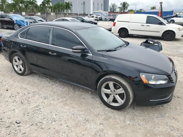 2013 VOLKSWAGEN PASSAT SE  