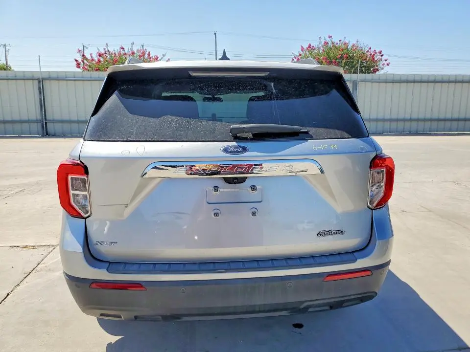 2021 FORD EXPLORER XLT  