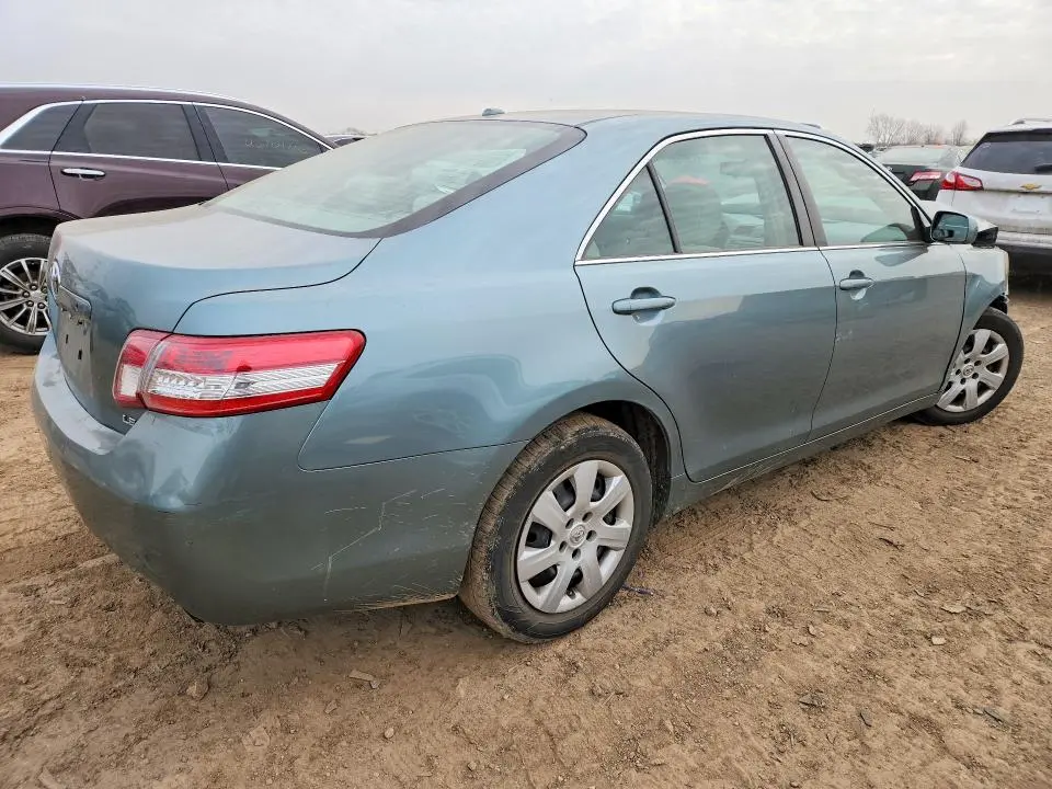 2011 TOYOTA CAMRY LE  