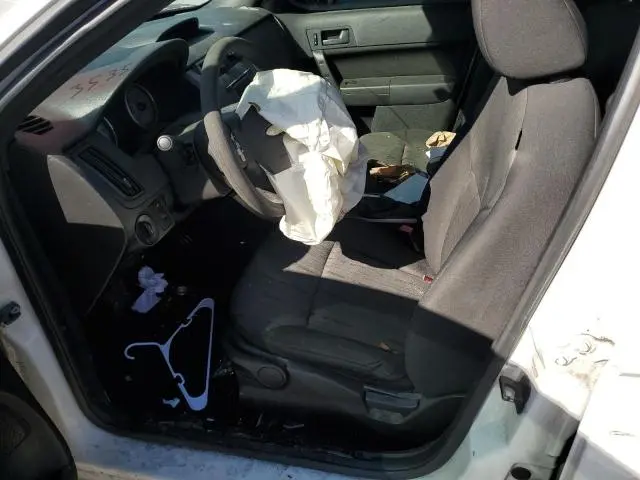2010 FORD FOCUS SE  