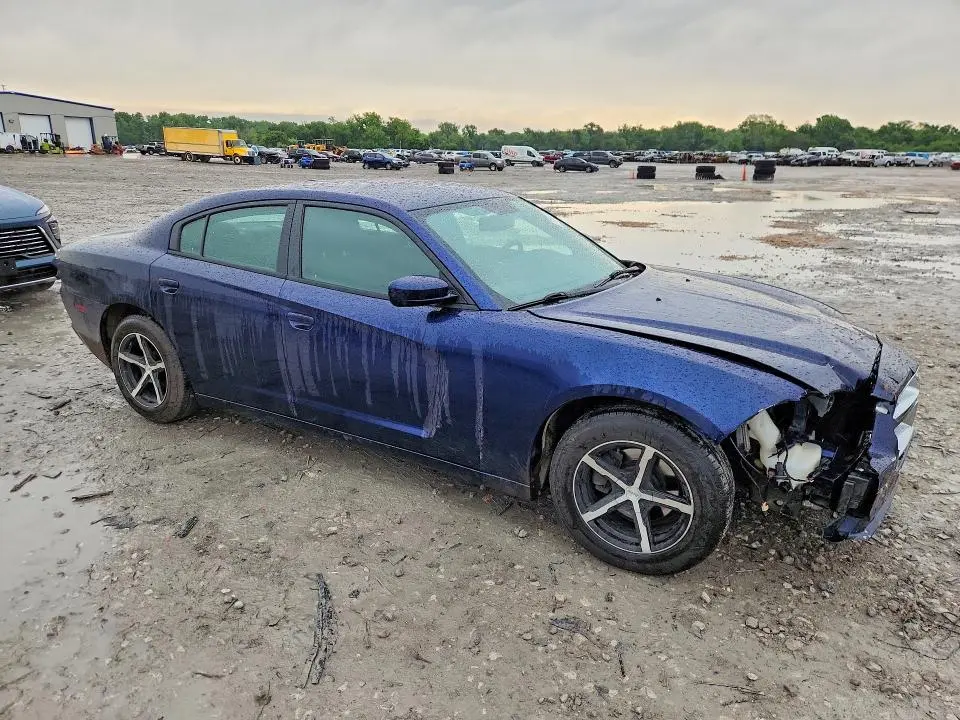 2013 DODGE CHARGER SE  