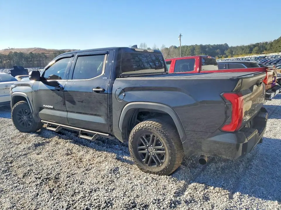 2022 TOYOTA TUNDRA SR5  