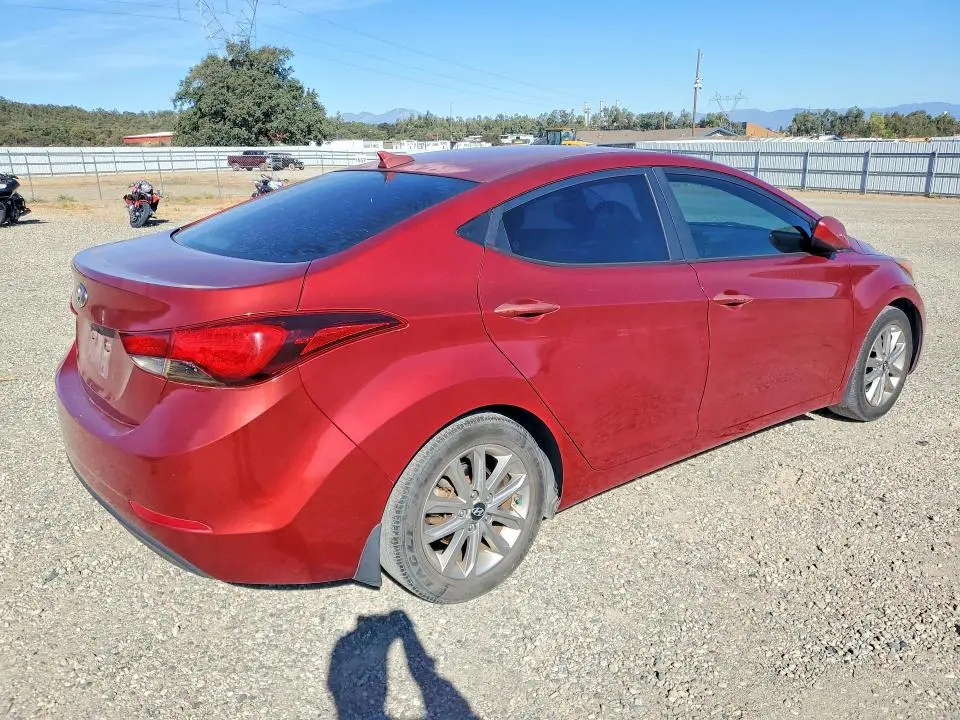 2016 HYUNDAI ELANTRA SE  