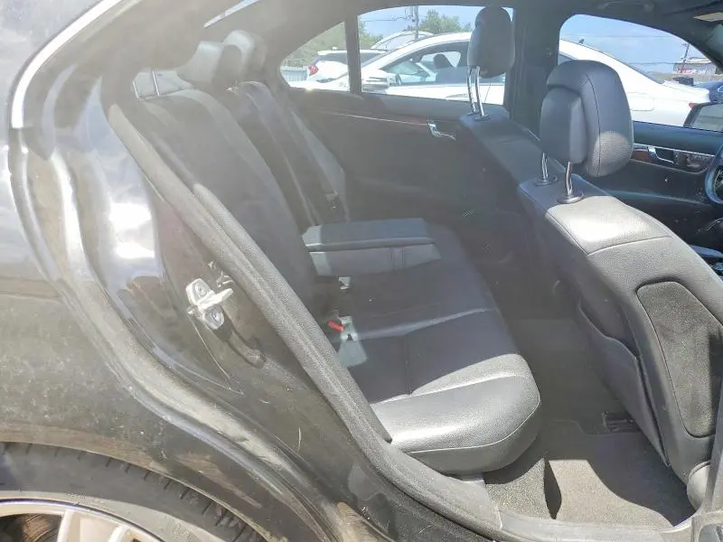 2011 MERCEDES-BENZ 300C   
